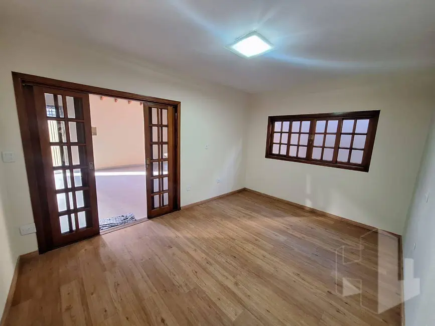 Foto 4 de Casa com 3 quartos à venda, 250m2 em Conjunto Residencial Bernardi, Jau - SP