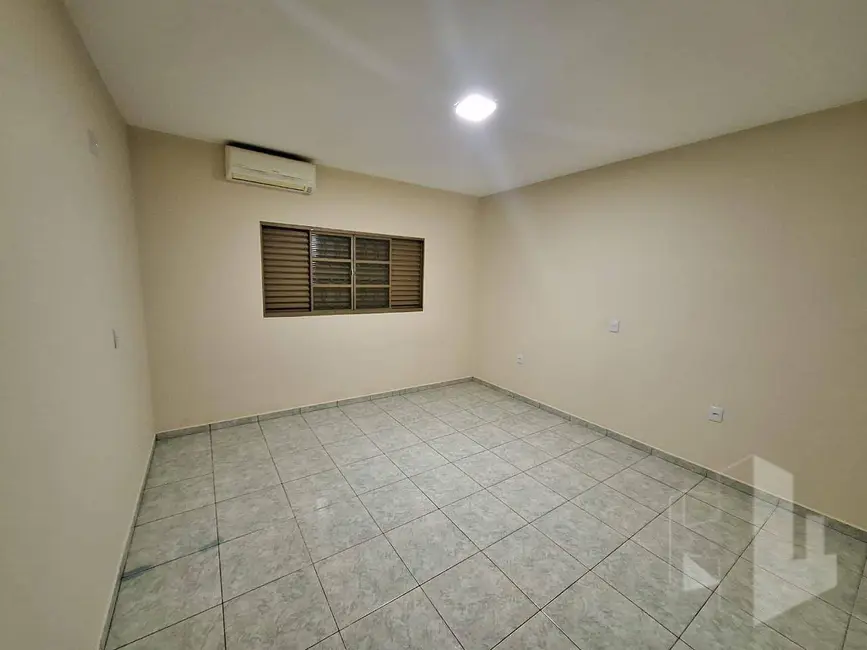 Foto 7 de Casa com 3 quartos à venda, 250m2 em Conjunto Residencial Bernardi, Jau - SP