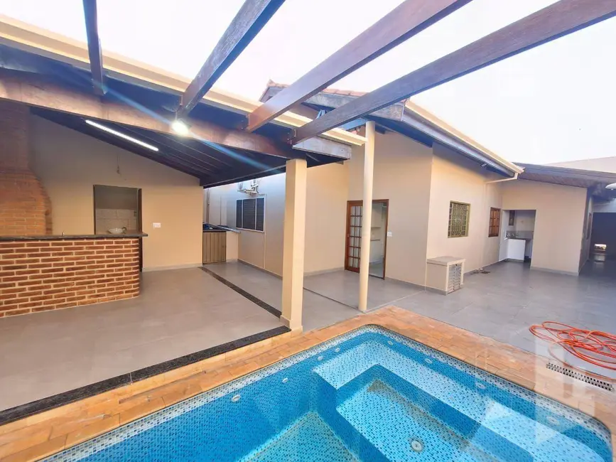 Foto 2 de Casa com 3 quartos à venda, 250m2 em Conjunto Residencial Bernardi, Jau - SP