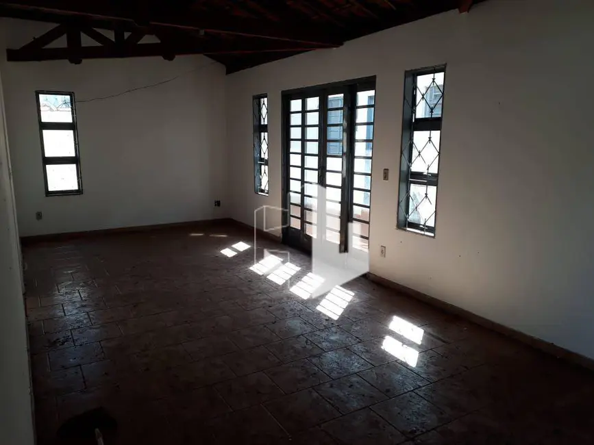 Foto 3 de Casa com 3 quartos à venda, 250m2 em Chácara Bela Vista, Jau - SP