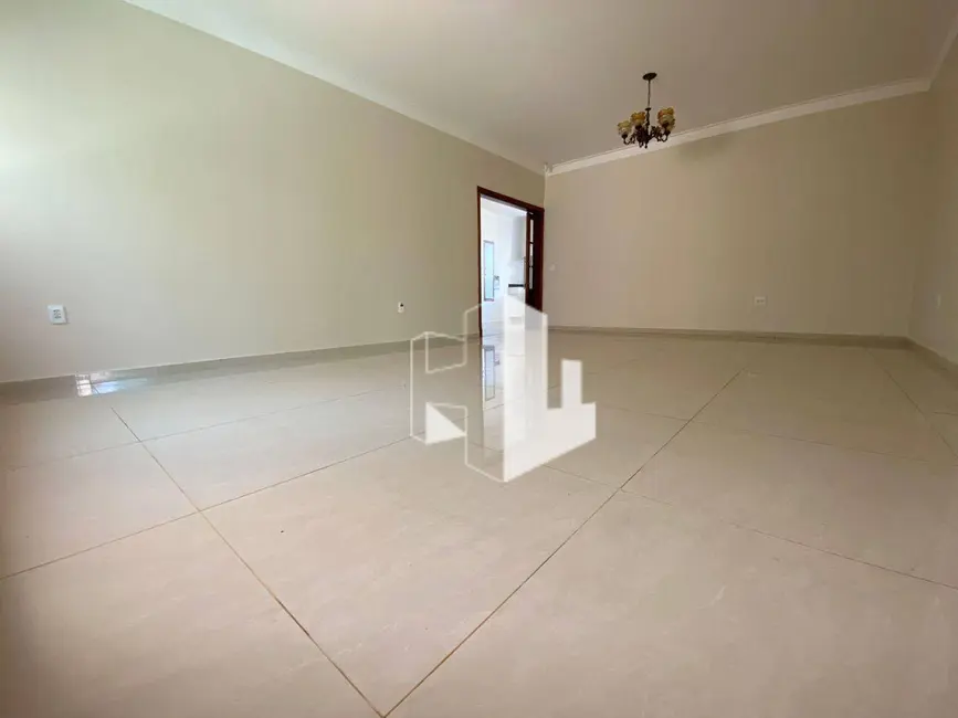 Foto 2 de Casa com 4 quartos à venda, 300m2 em Jardim Alvorada II, Jau - SP