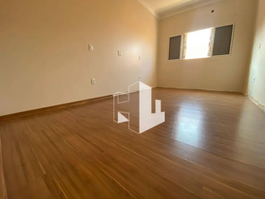 Foto 3 de Casa com 4 quartos à venda, 300m2 em Jardim Alvorada II, Jau - SP