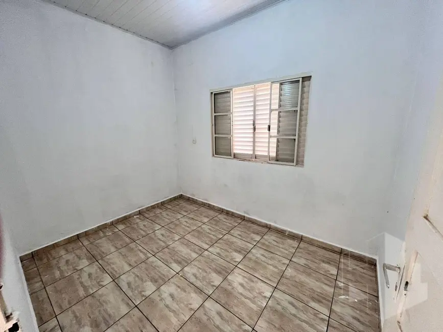Foto 4 de Casa com 2 quartos para alugar, 180m2 em Centro, Jau - SP