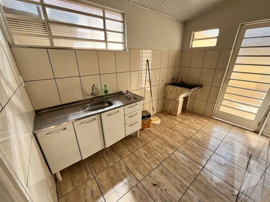 Foto 9 de Casa com 2 quartos para alugar, 180m2 em Centro, Jau - SP