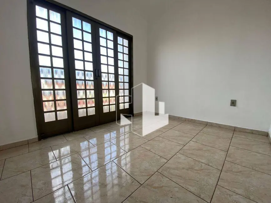 Foto 1 de Kitnet com 1 quarto para alugar, 100m2 em Vila Nova, Jau - SP