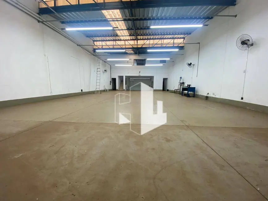 Foto 2 de Armazém / Galpão para alugar, 300m2 em Chácara Nunes, Jau - SP