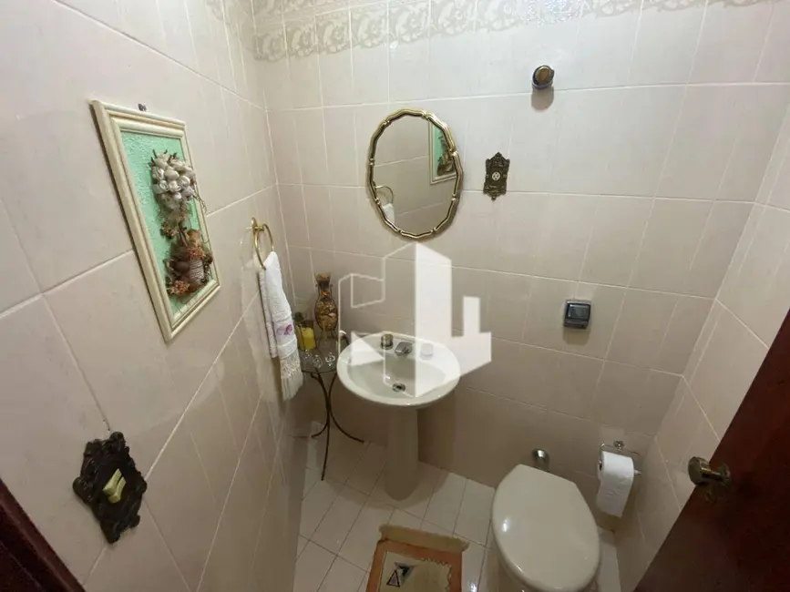 Foto 5 de Casa com 3 quartos à venda e para alugar, 300m2 em Vila Assis, Jau - SP