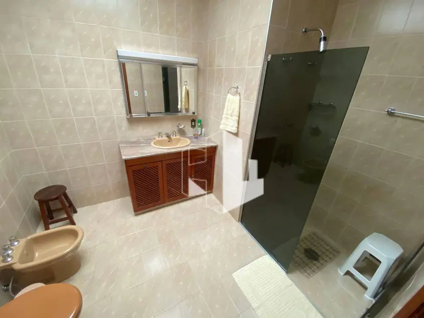 Foto 8 de Casa com 3 quartos à venda e para alugar, 300m2 em Vila Assis, Jau - SP