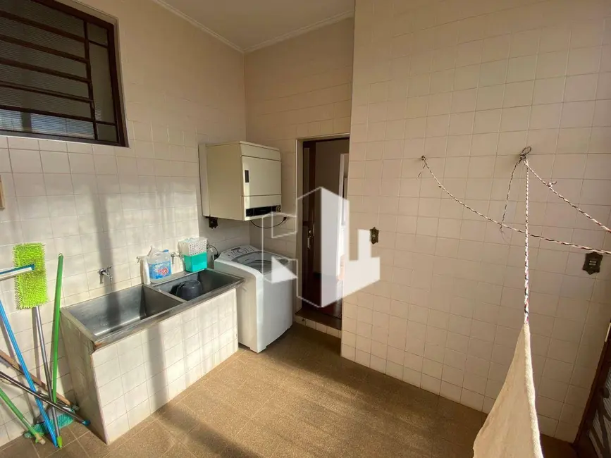 Foto 9 de Casa com 3 quartos à venda e para alugar, 300m2 em Vila Assis, Jau - SP