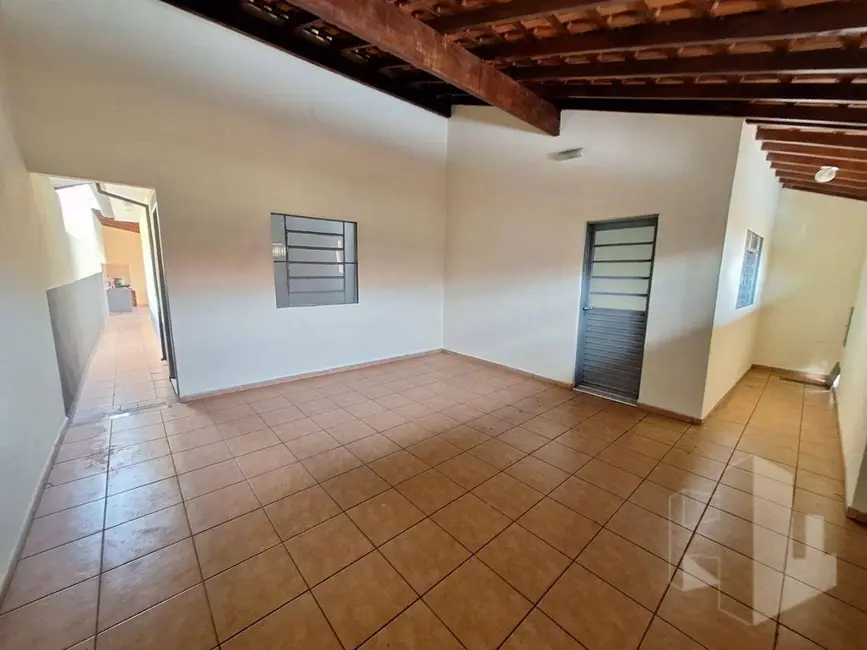 Foto 1 de Casa com 2 quartos à venda e para alugar, 151m2 em Jardim São Crispim, Jau - SP