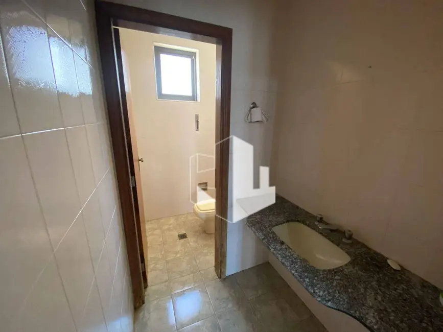 Casa com 3 quartos à venda e para alugar, 250m2 em Centro, Jau - SP - imagem 6 Foto 6 de Casa com 3 quartos à venda e para alugar, 250m2 em Centro, Jau - SP