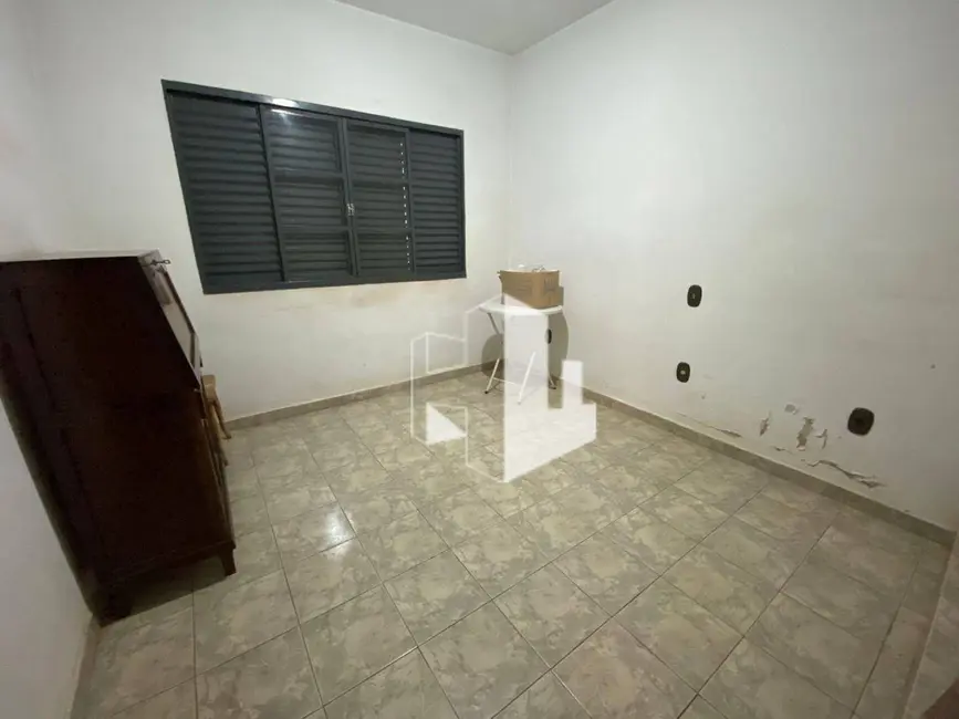 Casa com 3 quartos à venda e para alugar, 250m2 em Centro, Jau - SP - imagem 7 Foto 7 de Casa com 3 quartos à venda e para alugar, 250m2 em Centro, Jau - SP