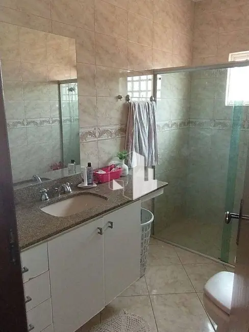 Foto 9 de Casa com 3 quartos à venda, 300m2 em Jardim Alvorada, Jau - SP