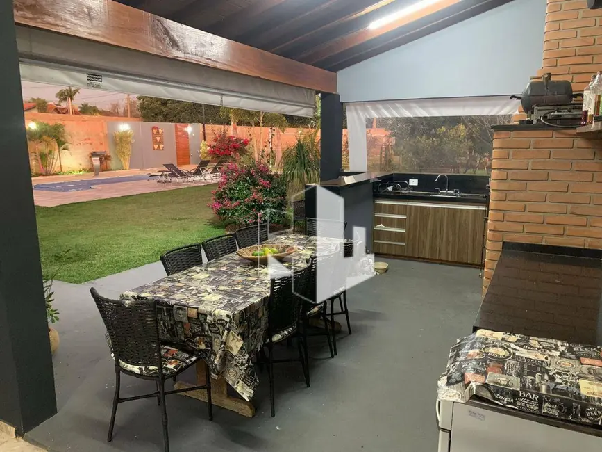 Chácara com 2 quartos para alugar, 1000m2 em Jau - SP - imagem 3 Foto 3 de Chácara com 2 quartos para alugar, 1000m2 em Jau - SP