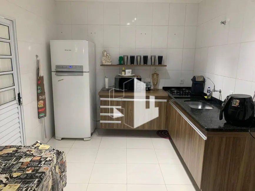Chácara com 2 quartos para alugar, 1000m2 em Jau - SP - imagem 5 Foto 5 de Chácara com 2 quartos para alugar, 1000m2 em Jau - SP