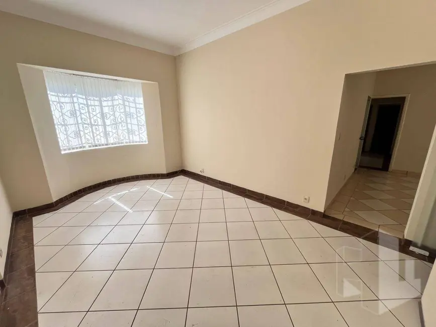 Foto 1 de Casa com 4 quartos para alugar, 250m2 em Centro, Jau - SP