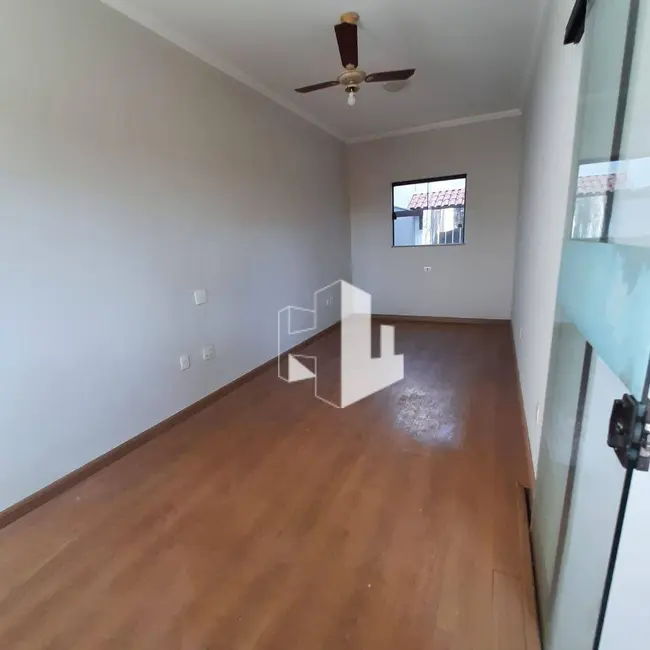 Foto 9 de Casa com 4 quartos à venda, 292m2 em Jau - SP