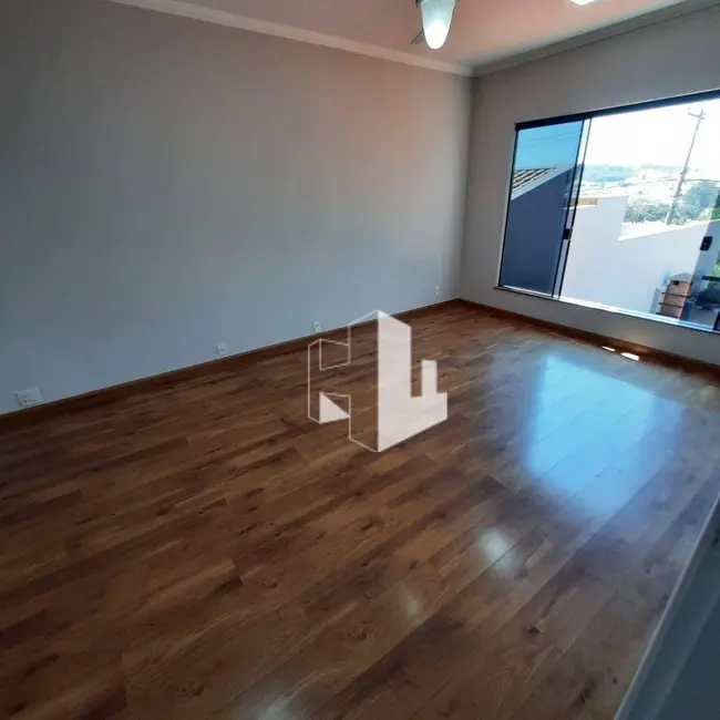 Foto 4 de Casa com 4 quartos à venda, 292m2 em Jau - SP
