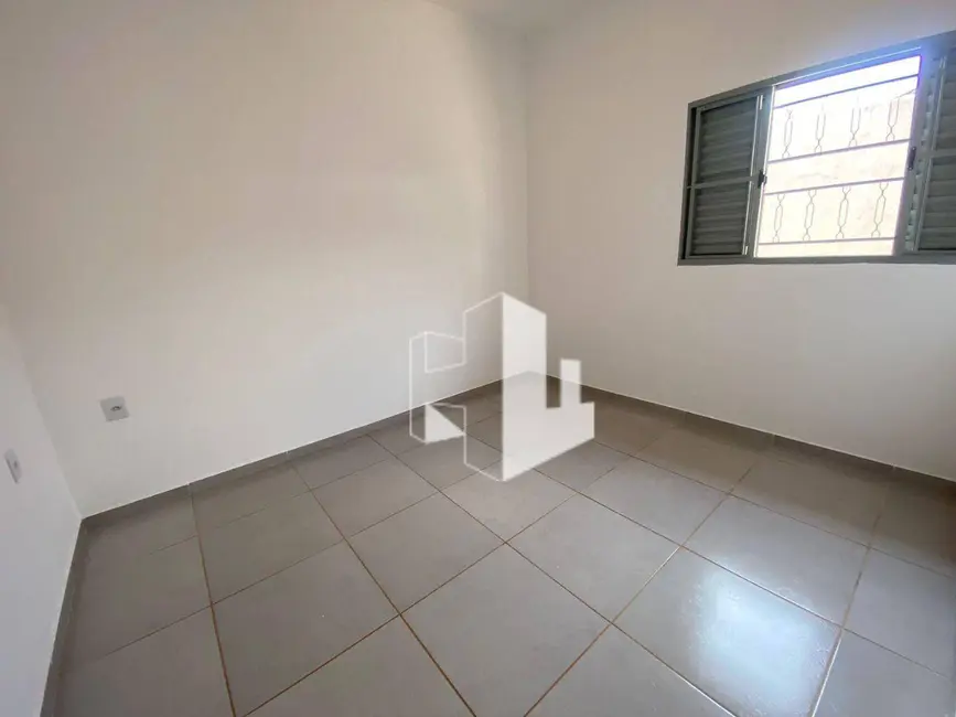 Foto 6 de Casa com 2 quartos para alugar, 200m2 em Jardim Pires I, Jau - SP
