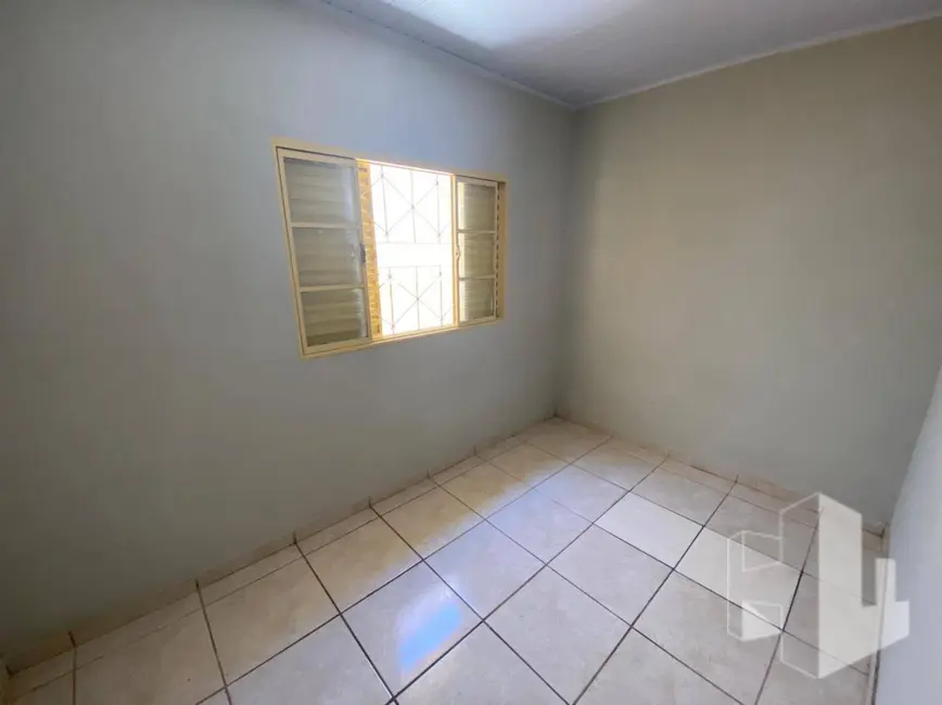 Foto 2 de Casa com 2 quartos para alugar, 90m2 em Vila Industrial, Jau - SP