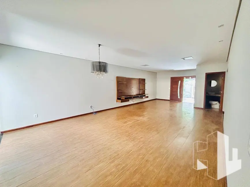 Foto 3 de Casa com 4 quartos à venda, 300m2 em Vila São Judas Tadeu, Jau - SP