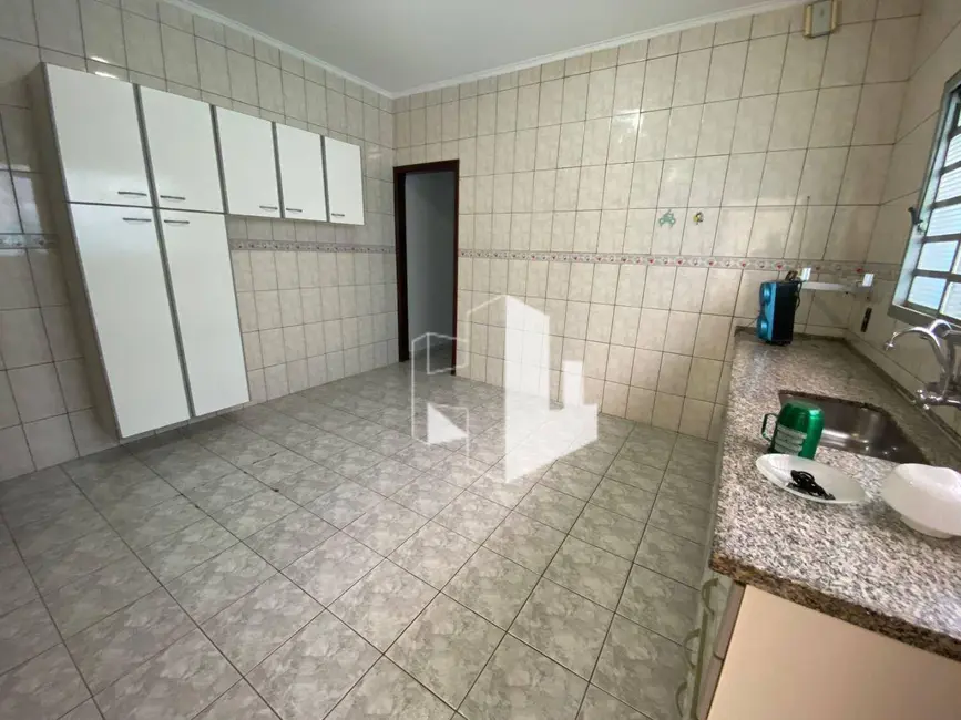 Foto 7 de Casa com 2 quartos para alugar em Jardim Sanzovo, Jau - SP