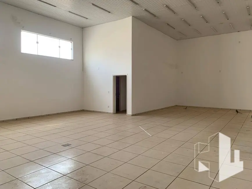 Foto 3 de Sala Comercial para alugar, 561m2 em Chácara Braz Miraglia, Jau - SP