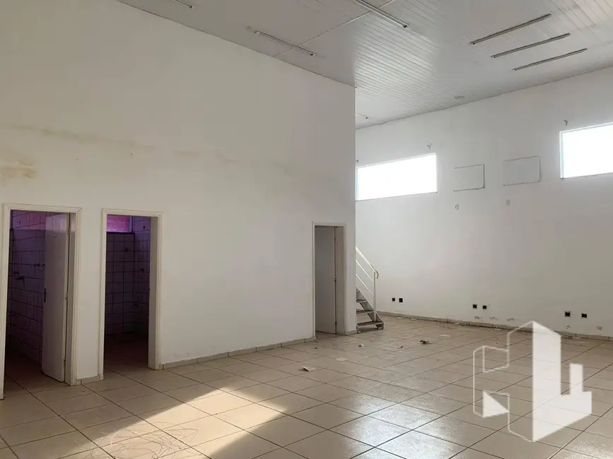 Foto 5 de Sala Comercial para alugar, 561m2 em Chácara Braz Miraglia, Jau - SP