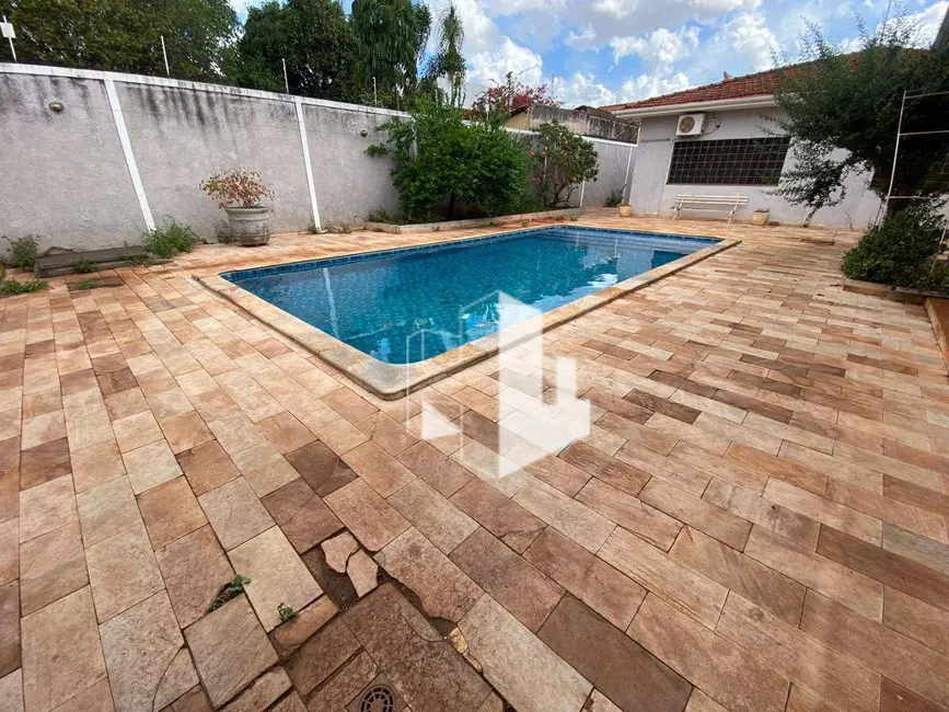 Foto 4 de Casa com 4 quartos à venda, 250m2 em Centro, Jau - SP