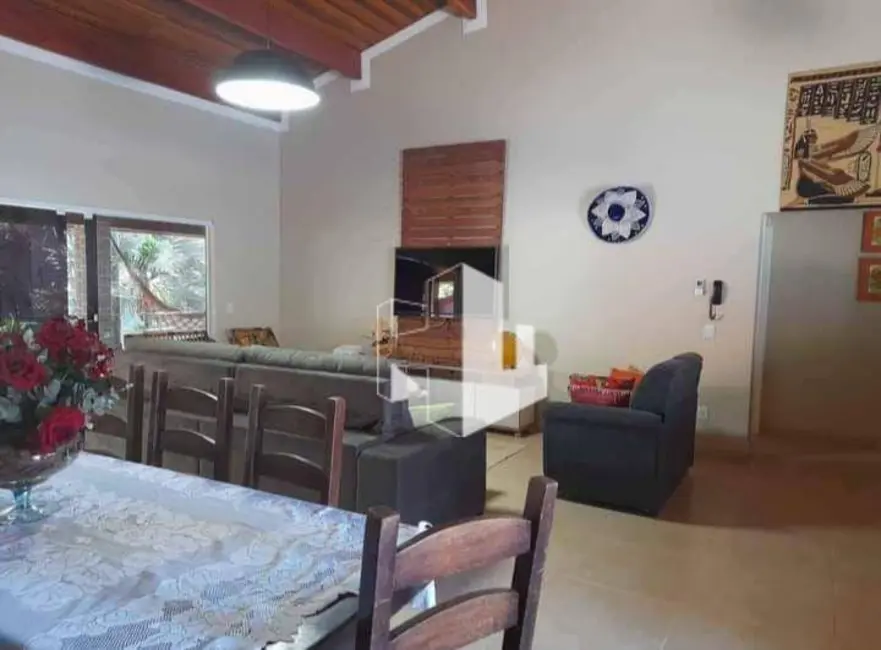 Chácara com 3 quartos à venda, 1000m2 em Parque Frei Galvão, Jau - SP - imagem 8 Foto 8 de Chácara com 3 quartos à venda, 1000m2 em Parque Frei Galvão, Jau - SP