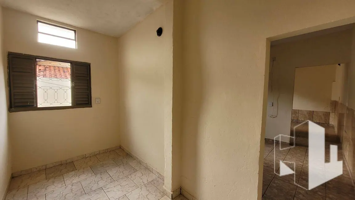 Foto 6 de Casa com 1 quarto para alugar, 125m2 em Jardim Santa Helena, Jau - SP
