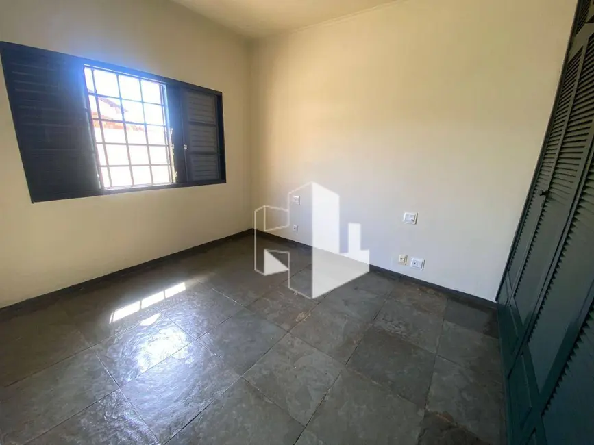 Foto 3 de Casa com 3 quartos para alugar, 350m2 em Jardim Maria Luiza II, Jau - SP