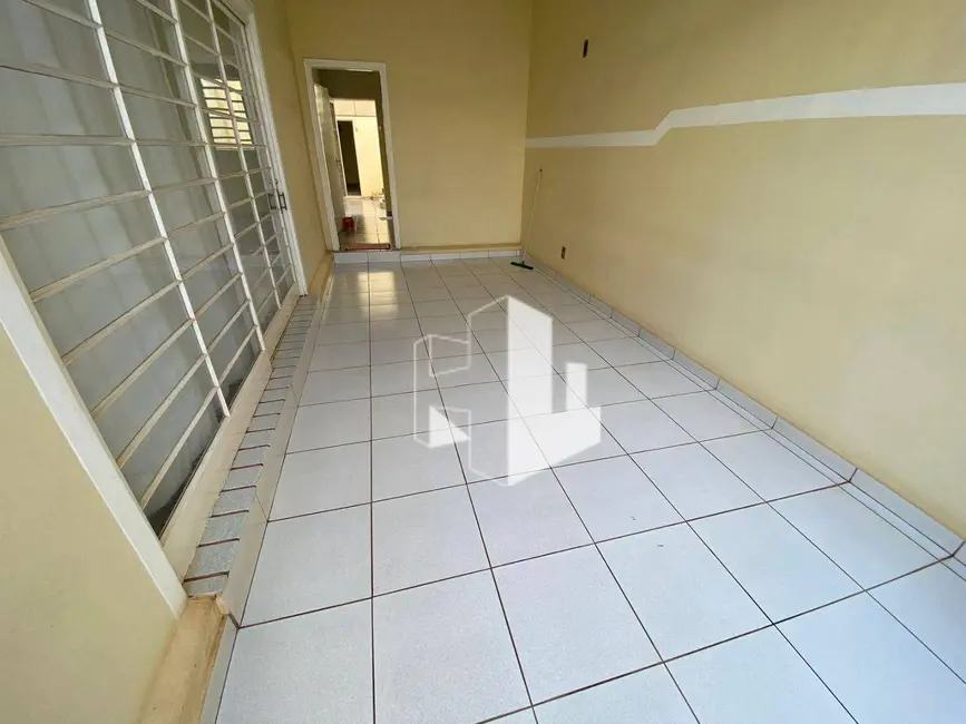 Foto 3 de Casa com 3 quartos à venda e para alugar, 182m2 em Centro, Jau - SP