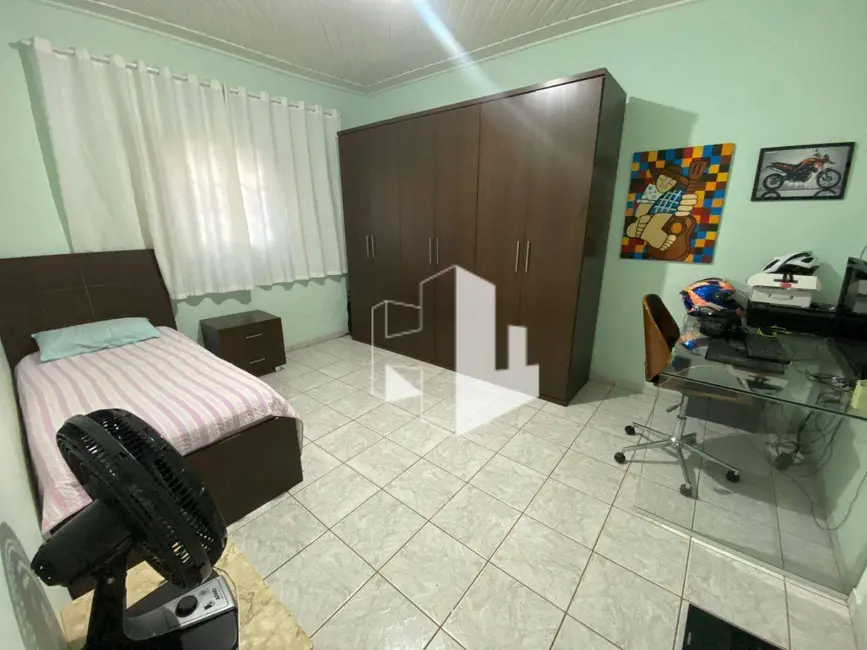 Foto 2 de Casa com 4 quartos à venda, 471m2 em Vila Brasil, Jau - SP