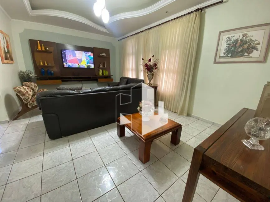 Foto 1 de Casa com 4 quartos à venda, 471m2 em Vila Brasil, Jau - SP