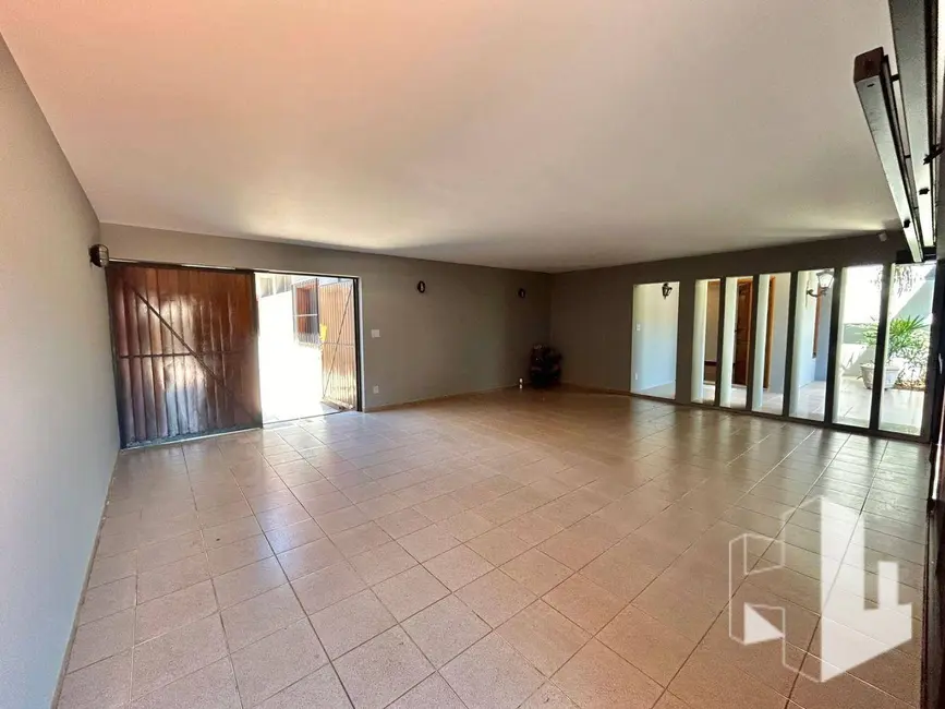 Foto 8 de Casa com 3 quartos à venda, 776m2 em Chácara Peccioli, Jau - SP