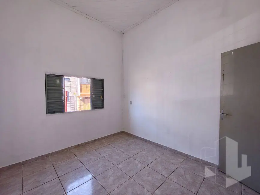 Casa com 3 quartos para alugar, 250m2 em Chácara Braz Miraglia, Jau - SP - imagem 9 Foto 9 de Casa com 3 quartos para alugar, 250m2 em Chácara Braz Miraglia, Jau - SP