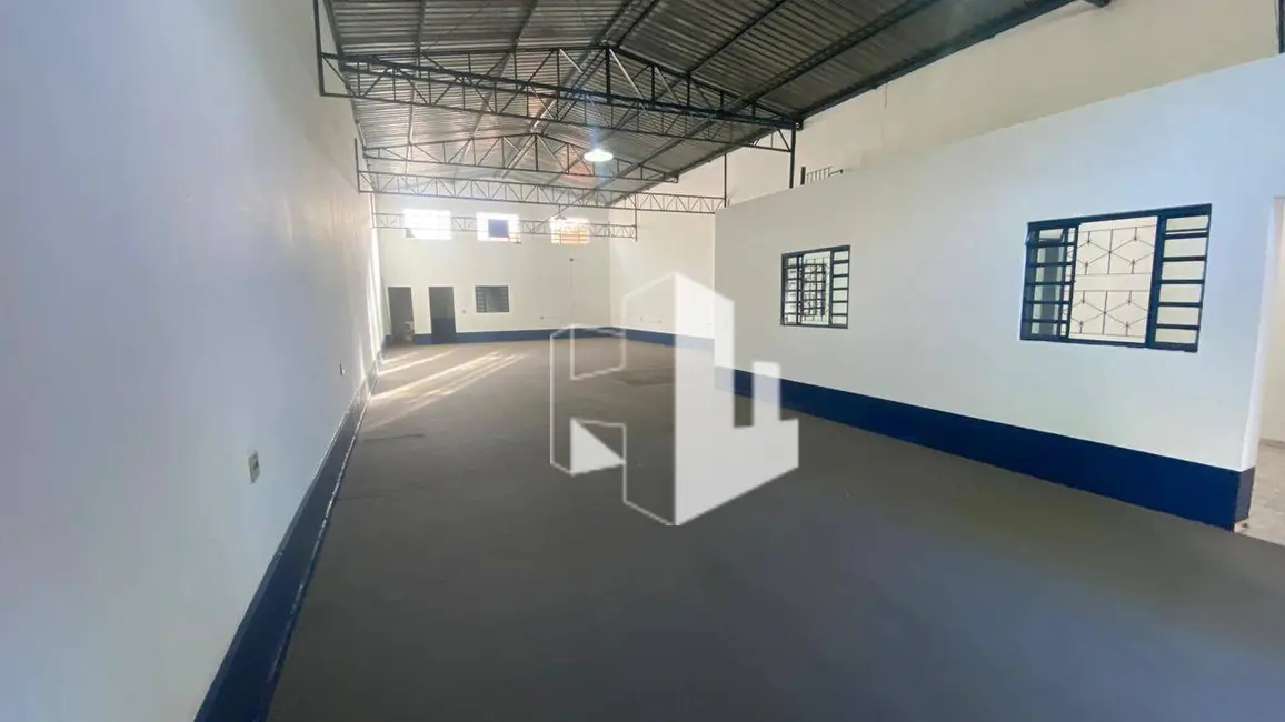 Foto 1 de Armazém / Galpão à venda, 250m2 em Centro, Jau - SP