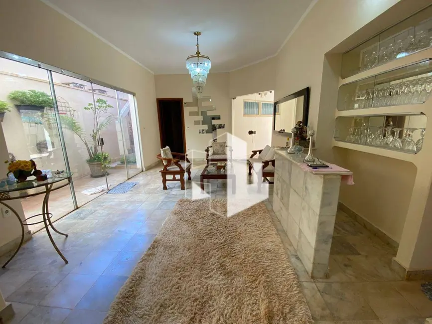 Foto 7 de Casa com 2 quartos à venda, 330m2 em Jardim Maria Luiza II, Jau - SP