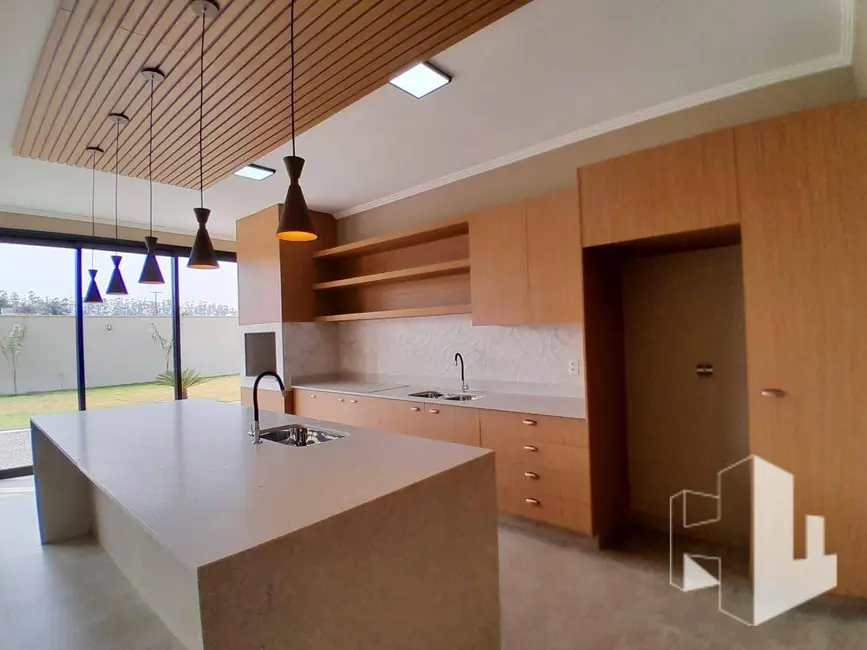 Foto 3 de Casa de Condomínio com 3 quartos à venda, 1000m2 em Jau - SP