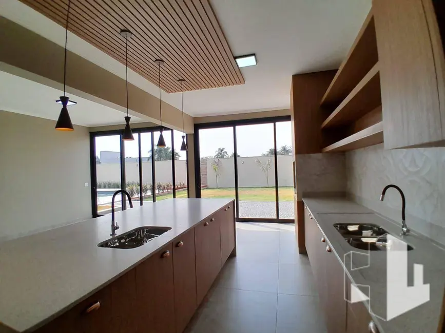 Foto 4 de Casa de Condomínio com 3 quartos à venda, 1000m2 em Jau - SP