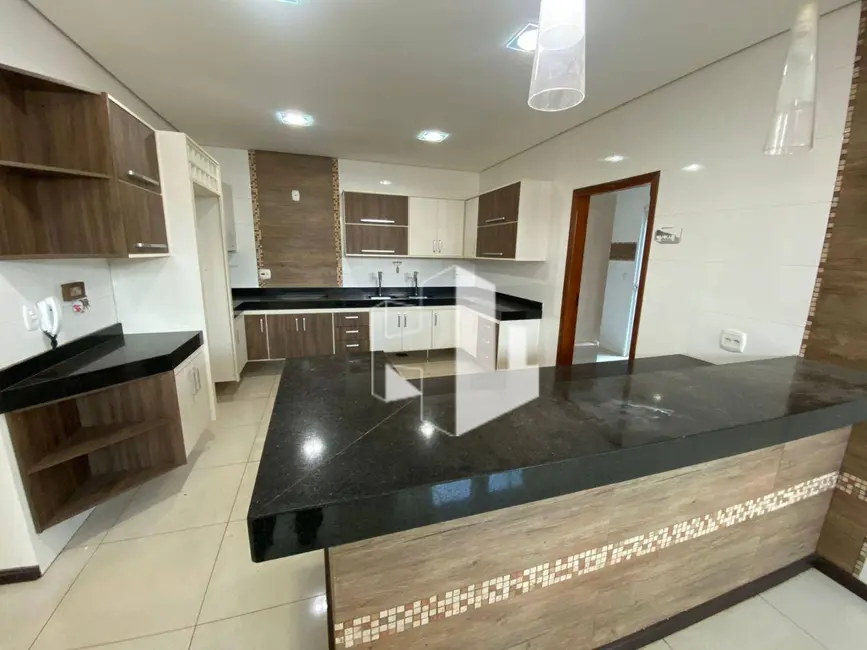 Foto 4 de Casa com 3 quartos à venda, 180m2 em Jardim Cila de Lúcio Bauab, Jau - SP