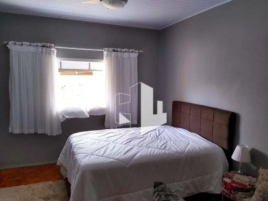 Foto 3 de Casa com 3 quartos à venda, 300m2 em Vila Assis, Jau - SP