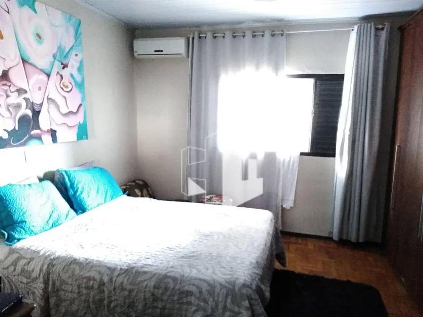 Foto 4 de Casa com 3 quartos à venda, 300m2 em Vila Assis, Jau - SP