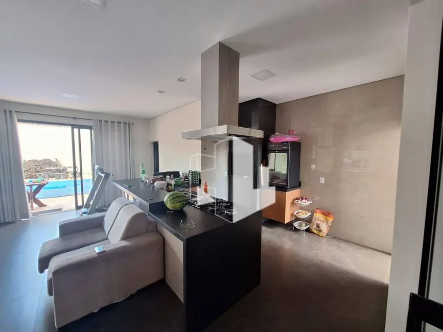 Foto 3 de Casa com 3 quartos à venda, 600m2 em Jardim Alvorada II, Jau - SP