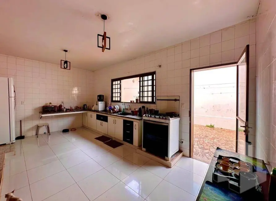 Foto 4 de Casa com 4 quartos à venda, 250m2 em Jardim Conde Pinhal I, Jau - SP