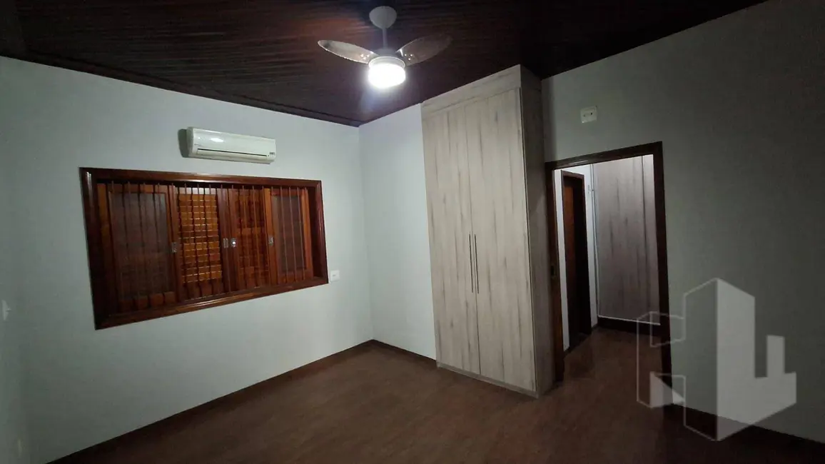 Foto 4 de Casa com 3 quartos à venda e para alugar, 600m2 em Vila Brasil, Jau - SP