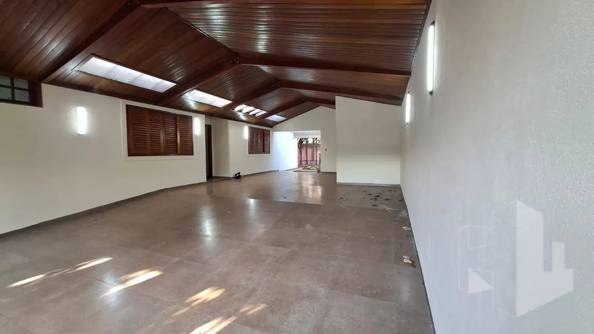 Foto 1 de Casa com 3 quartos à venda e para alugar, 600m2 em Vila Brasil, Jau - SP