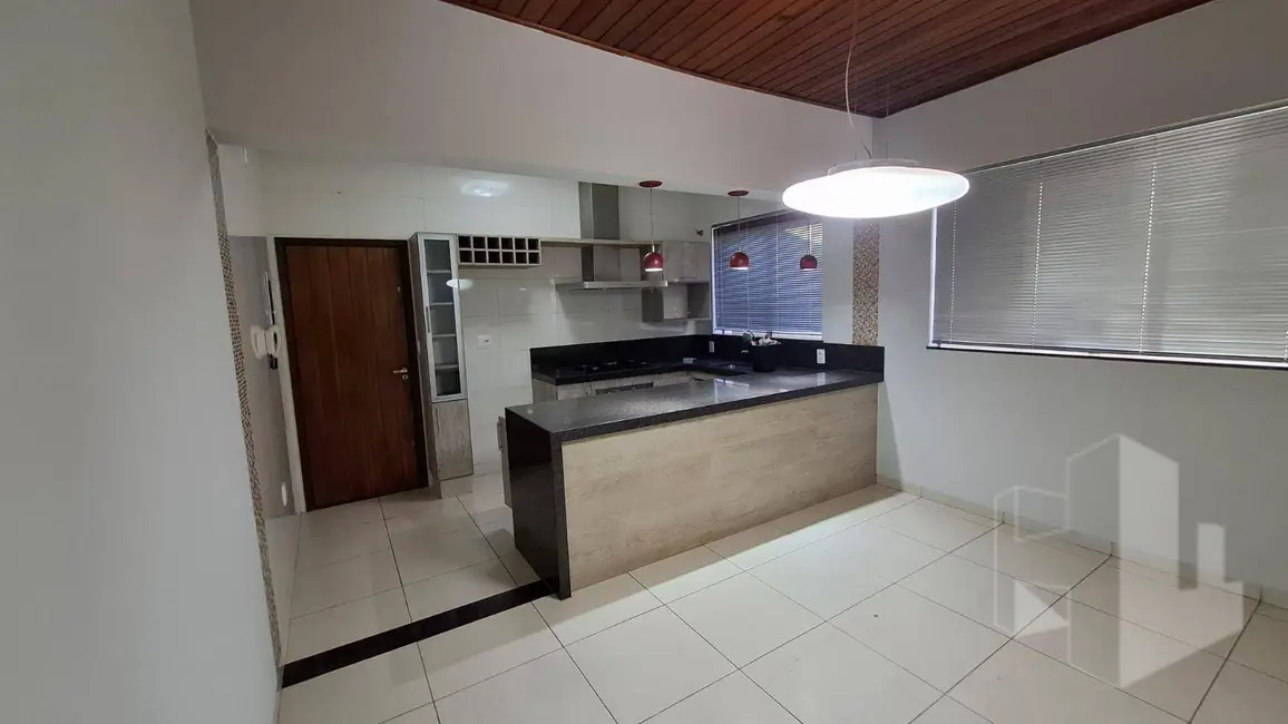 Foto 3 de Casa com 3 quartos à venda e para alugar, 600m2 em Vila Brasil, Jau - SP
