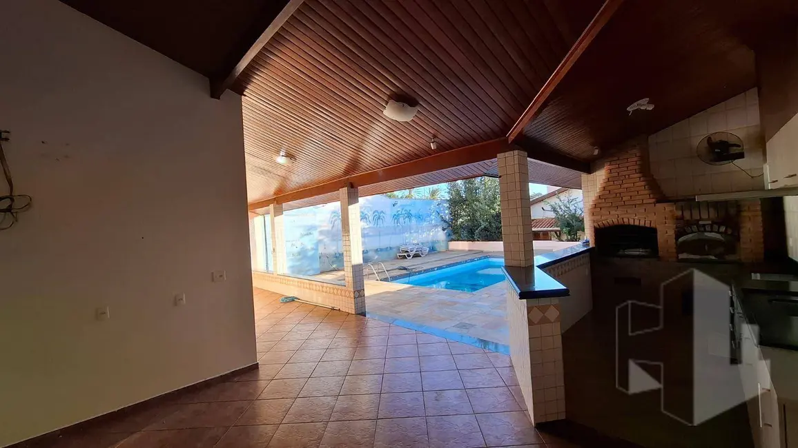 Foto 6 de Casa com 3 quartos à venda e para alugar, 600m2 em Vila Brasil, Jau - SP